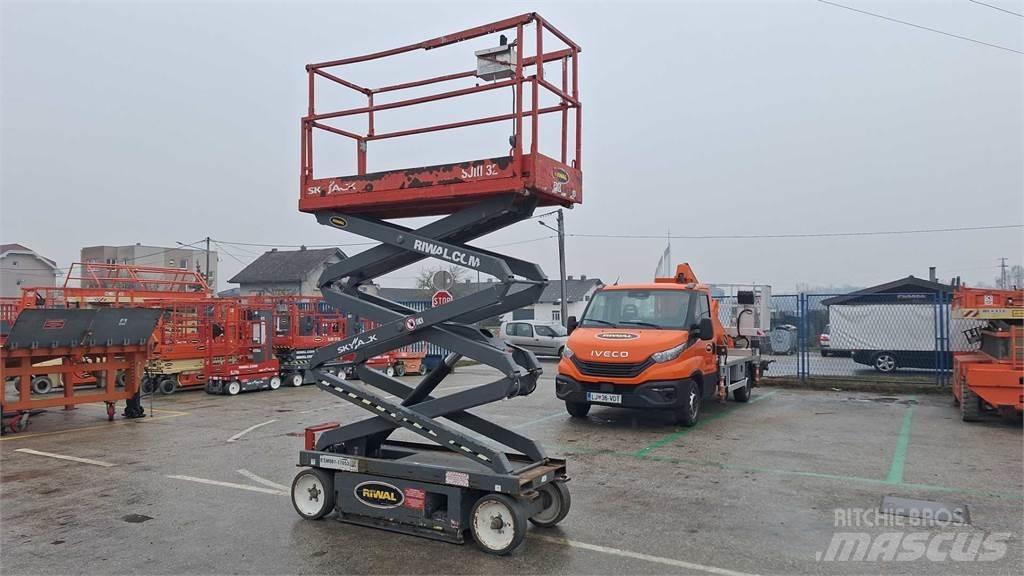 SkyJack SJIII3220 Schaarhoogwerkers