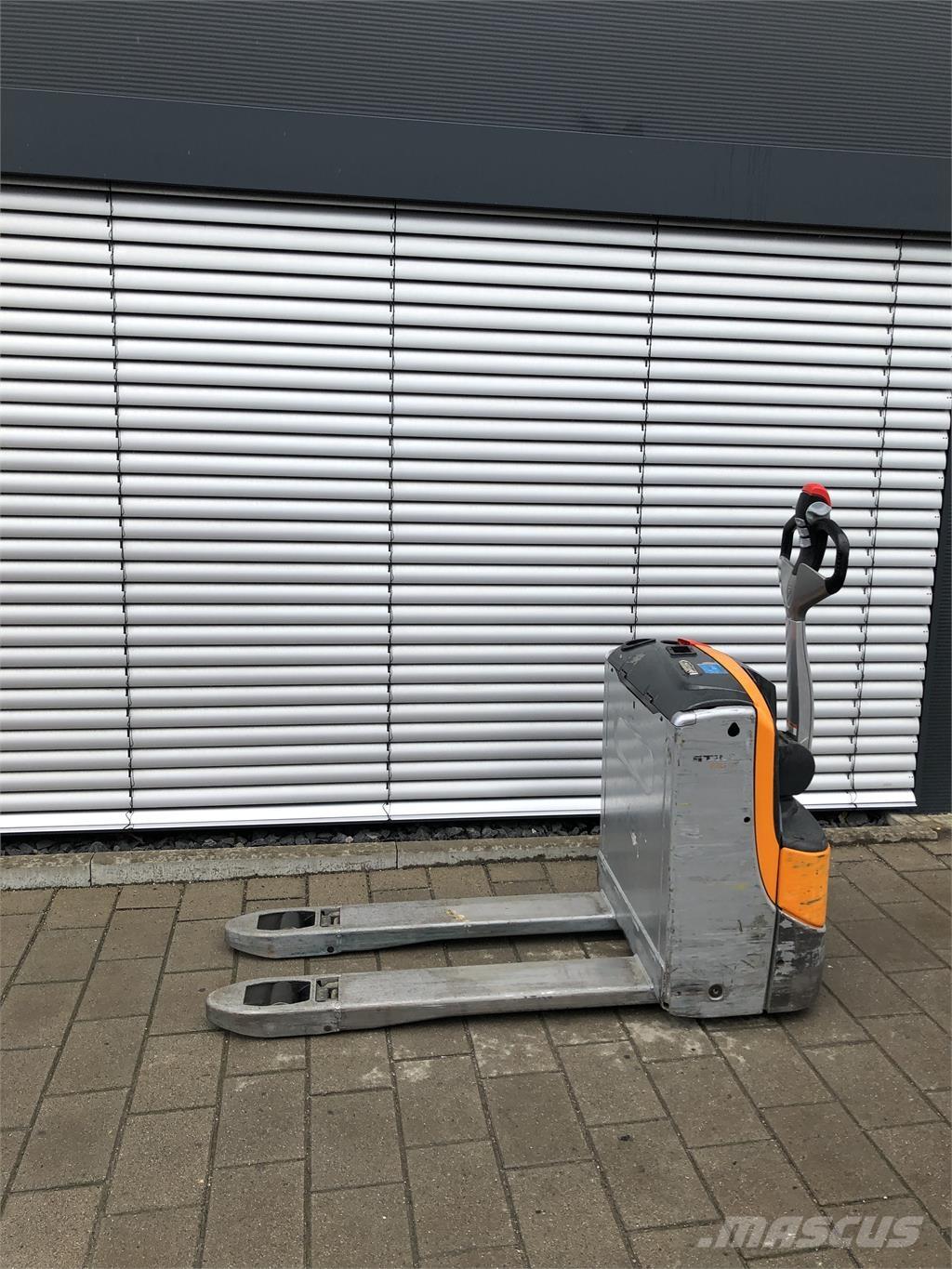 Still EXU16 Stapelaar meeloop