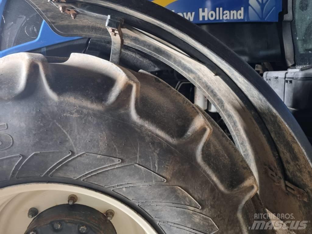 New Holland T 7060 Tractoren
