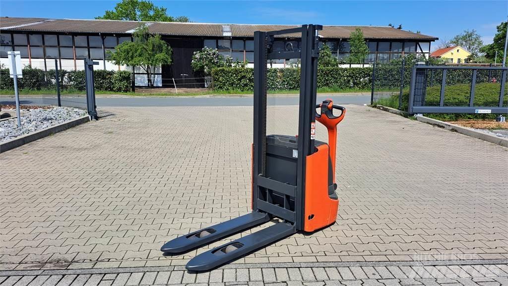 Linde L12- BR1172 Stapelaar meeloop