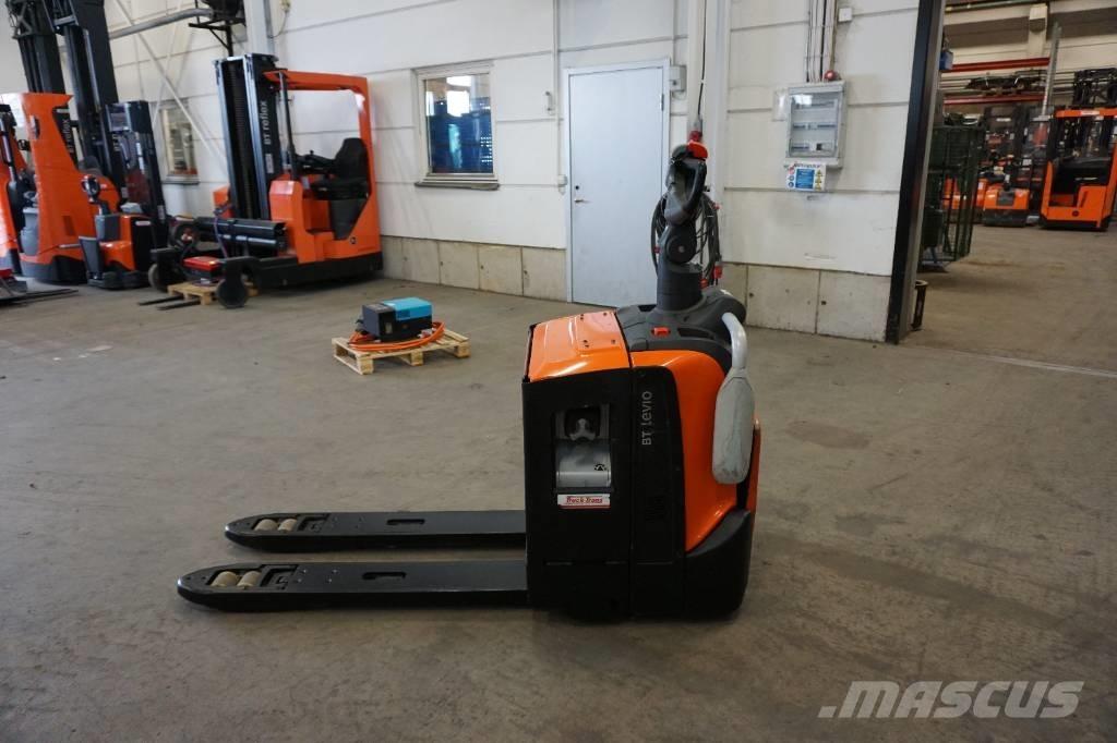 Toyota LPE220 Meerij pallettruck met platform