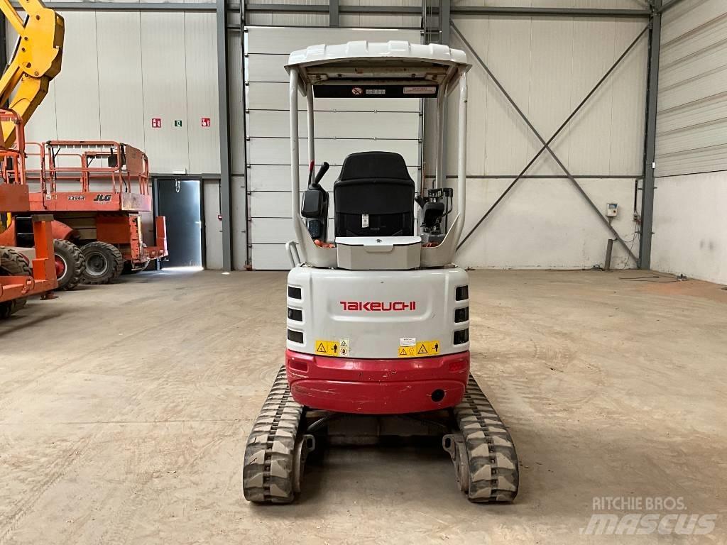 Takeuchi TB 215 R Minigraafmachines < 7t
