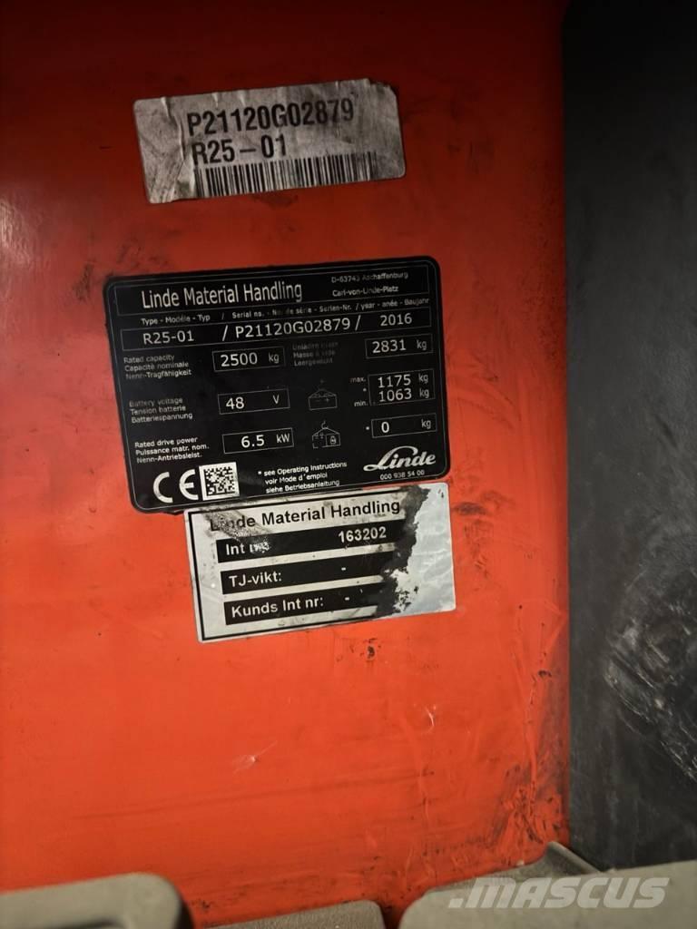 Linde R 25 Reachtruck voor hoog niveau