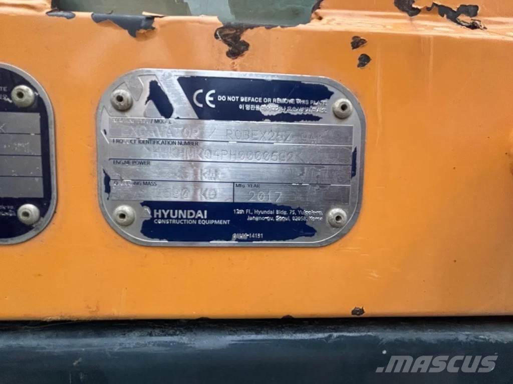 Hyundai R25Z Minigraafmachines < 7t