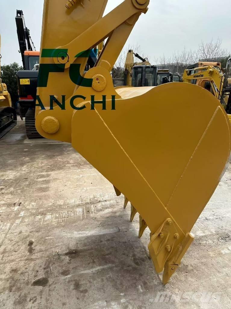 CAT 325 D Rupsgraafmachines