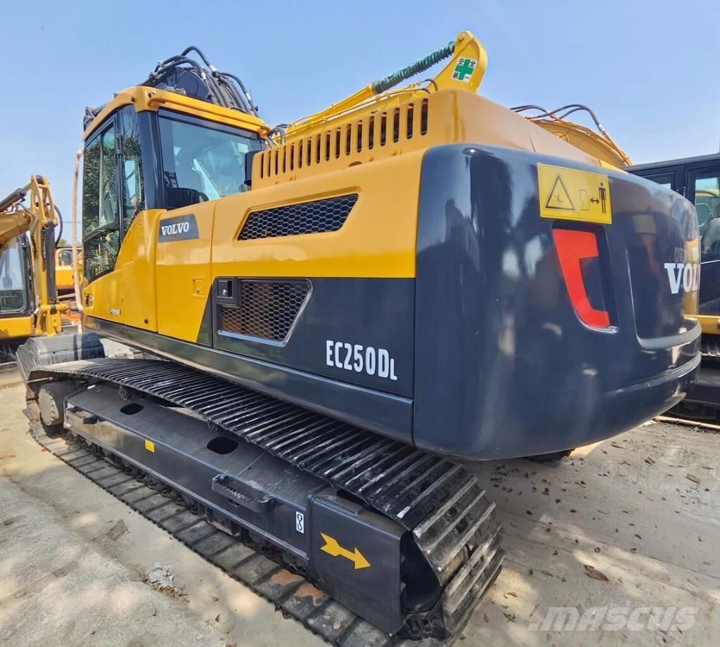 Volvo EC 250 D Rupsgraafmachines