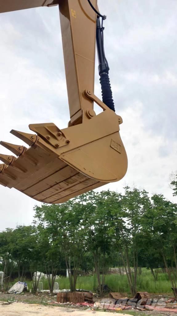 CAT 320D2 Rupsgraafmachines