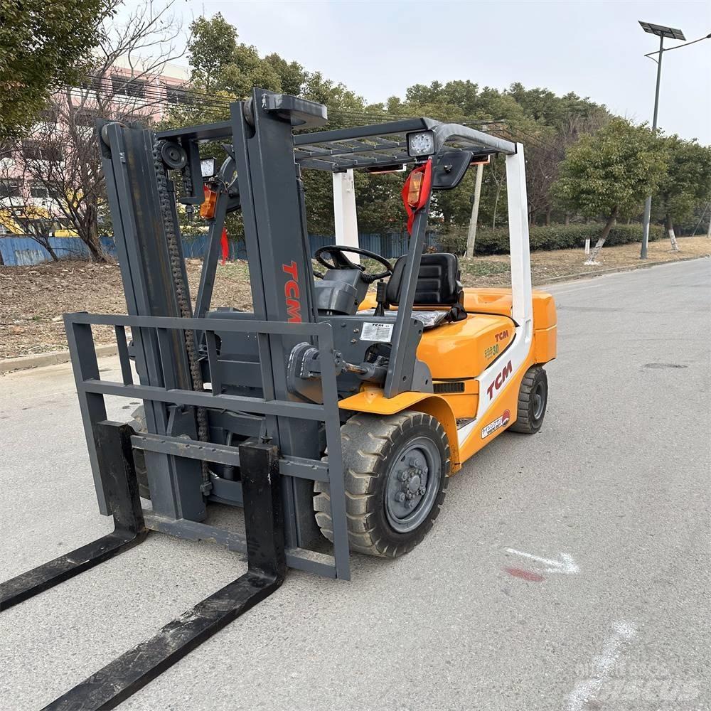TCM FD30ZT Diesel heftrucks