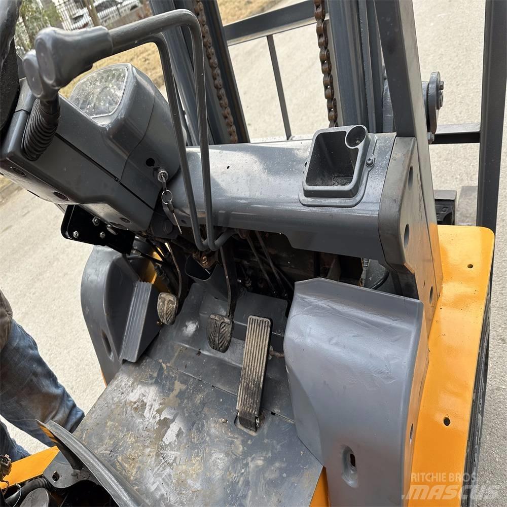 TCM FD30ZT Diesel heftrucks