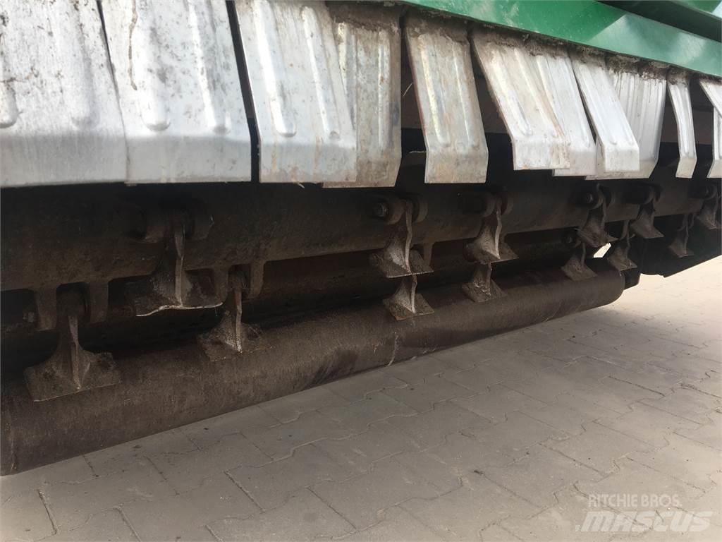 Agria Major MJ24 Gemonteerde en gesleepte maaiers