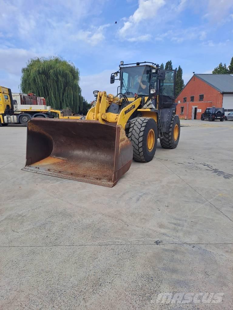 Komatsu WA 320-6 Wielladers