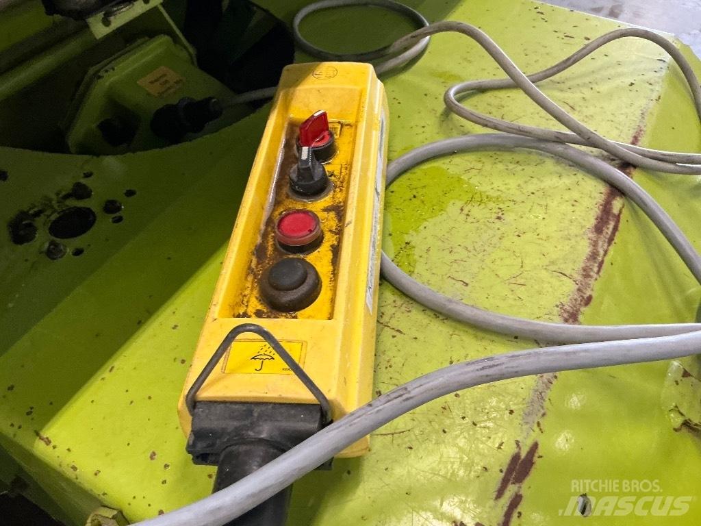 CLAAS Rollant 240 Ronde-balenpersen