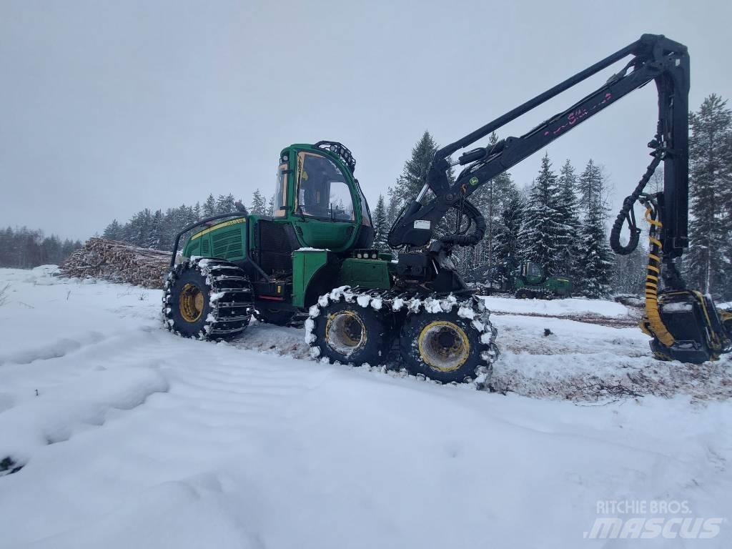 John Deere 1070 E Harvesters