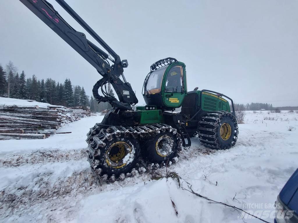 John Deere 1070 E Harvesters