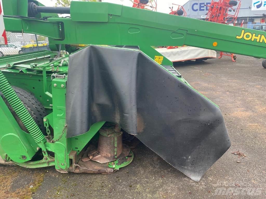 John Deere 730 Gemonteerde en gesleepte maaiers
