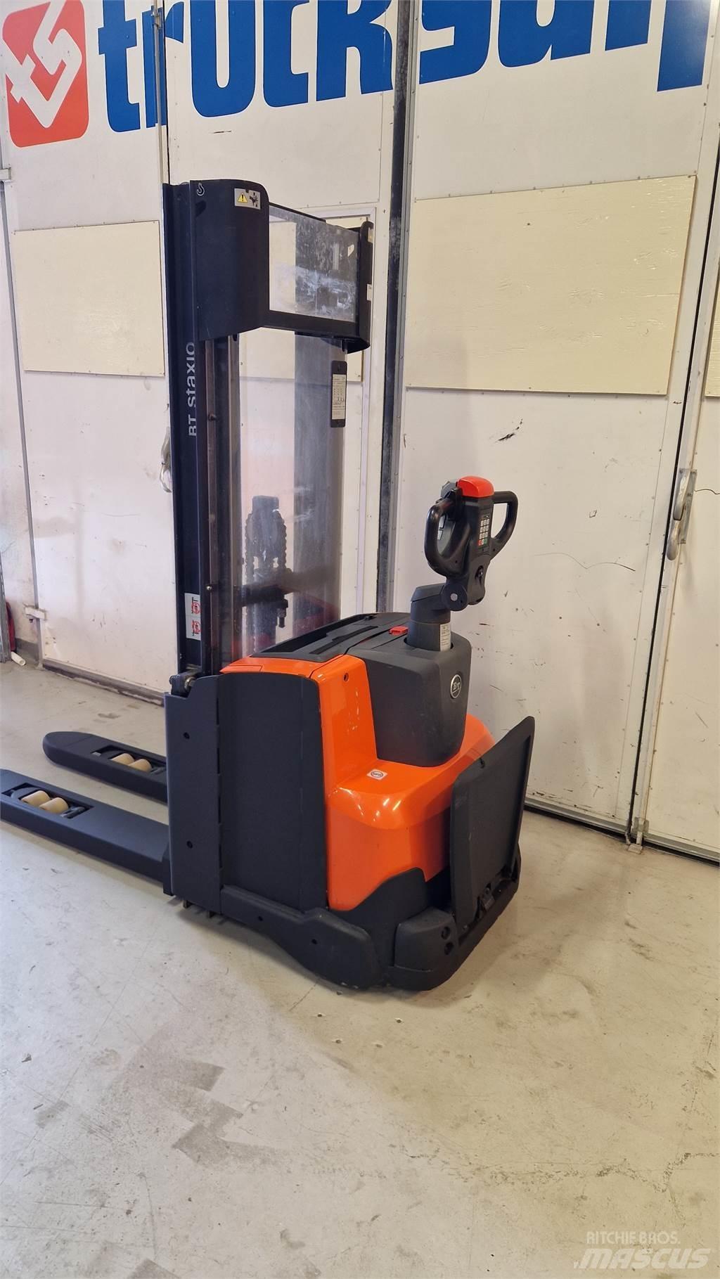 Toyota SWE140L Stapelaar meeloop