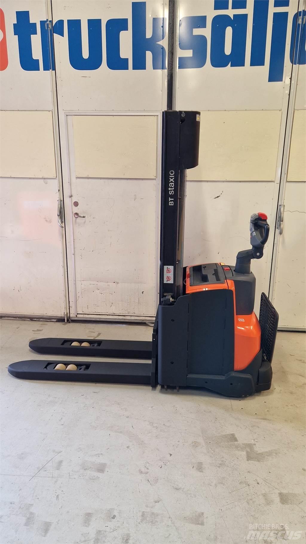Toyota SWE140L Stapelaar meeloop