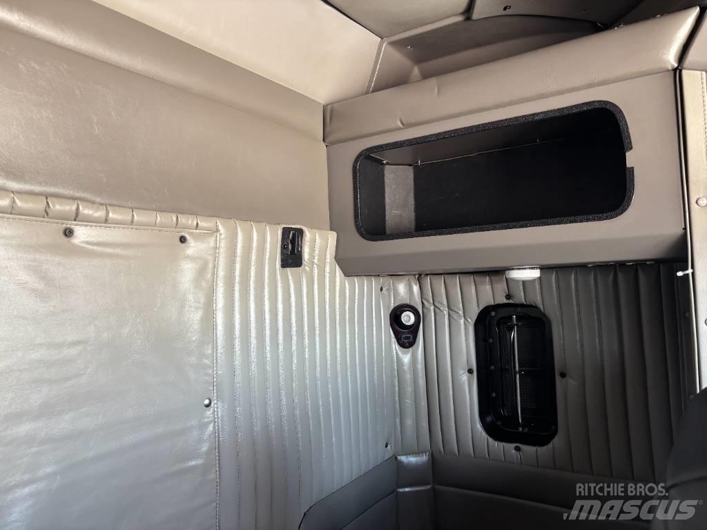 Kenworth T 800 Trekkers