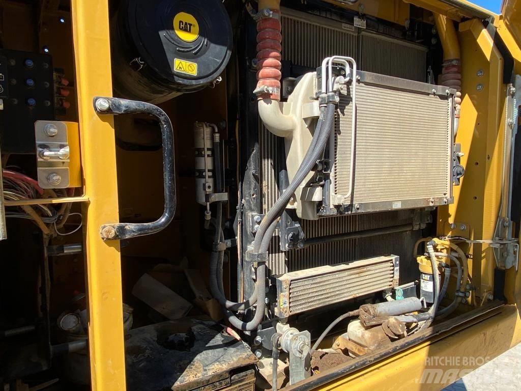 CAT 323 E Rupsgraafmachines