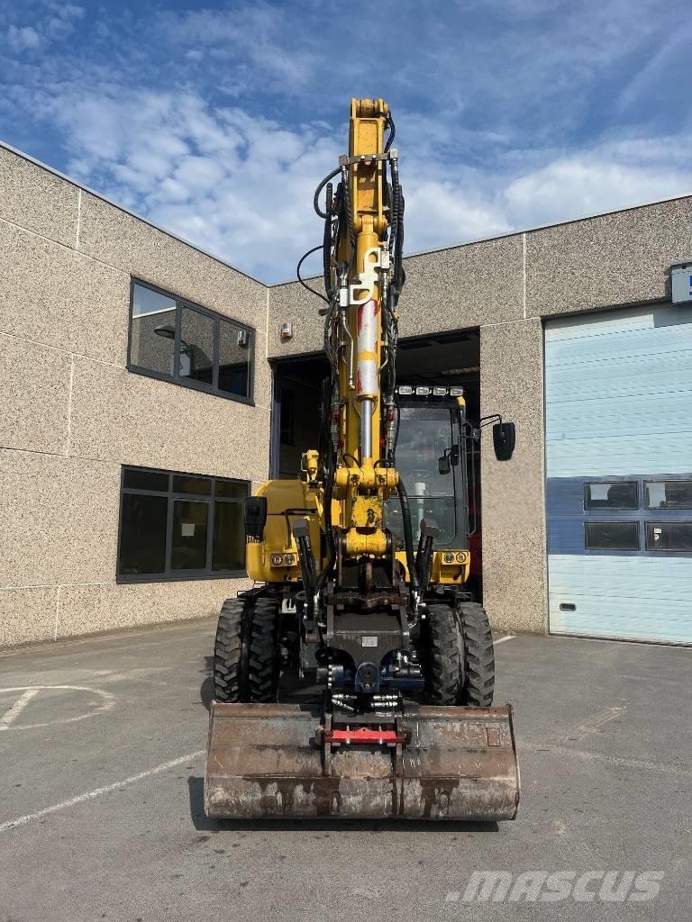 Komatsu PW98MR-10 Wielgraafmachines