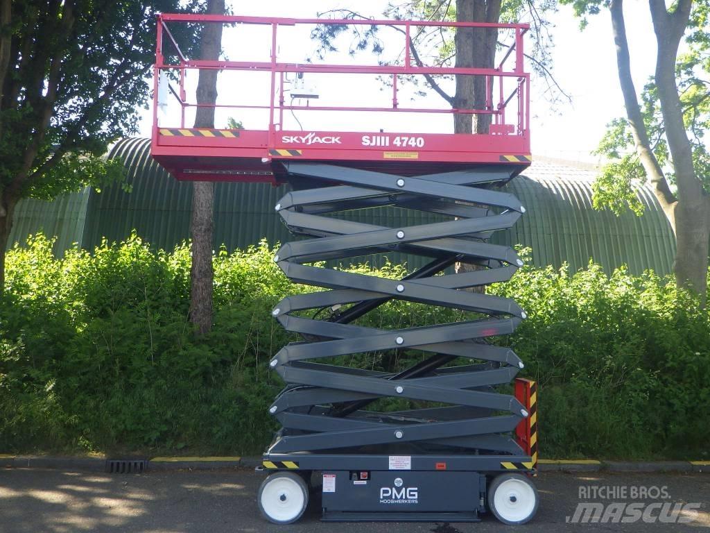 SkyJack SJ4740 Schaarhoogwerkers