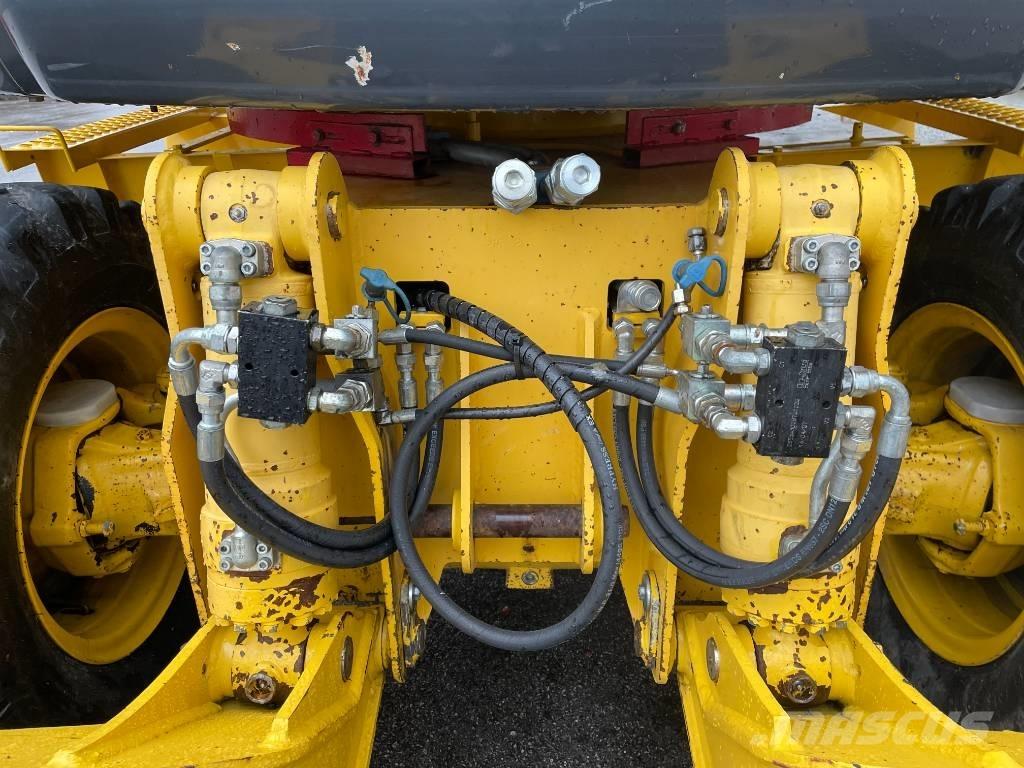 Komatsu PW 98 MR-8 Wielgraafmachines