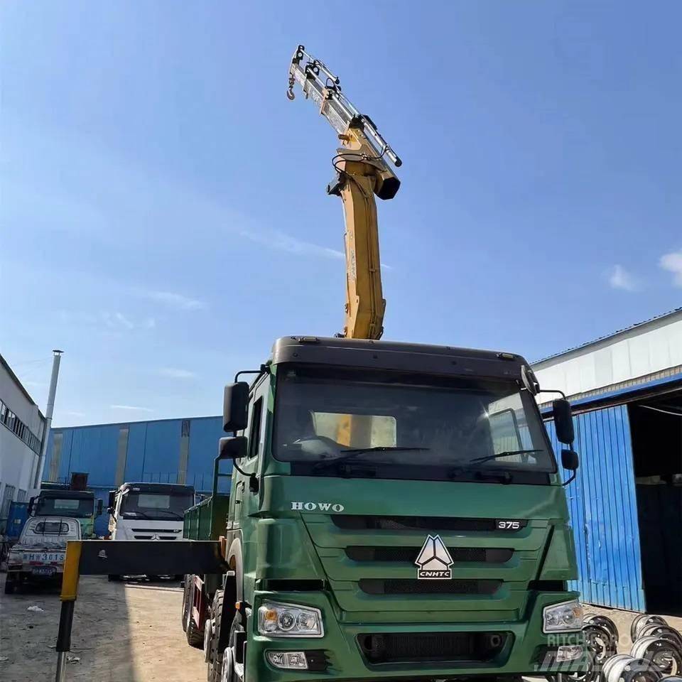 Howo 375 8x4 Vlakke laadvloer met kraan