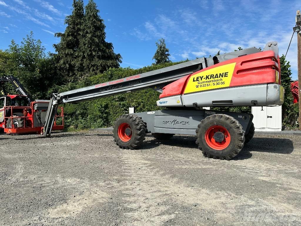 SkyJack SJ66T Knikarmhoogwerkers