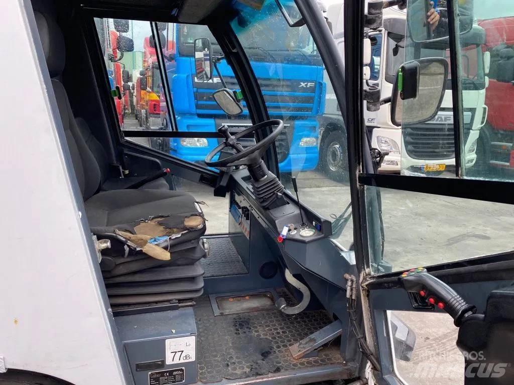Mfh 2500 Veegmachines
