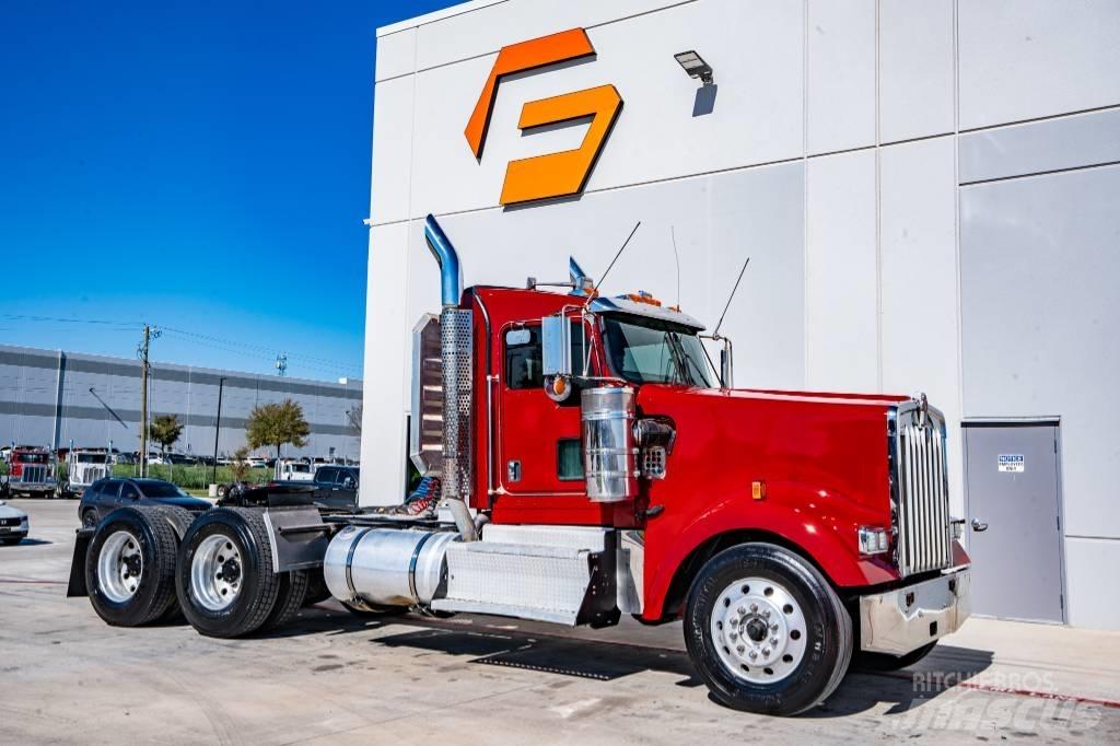 Kenworth W 900 Trekkers