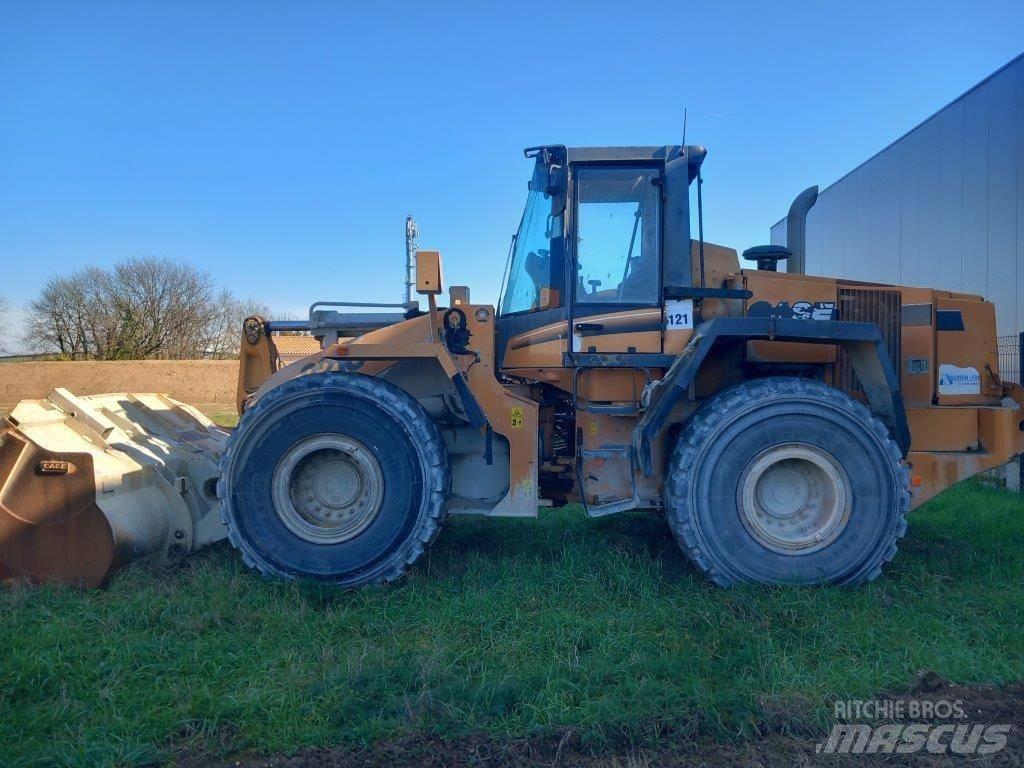 CASE 821 C Wielladers