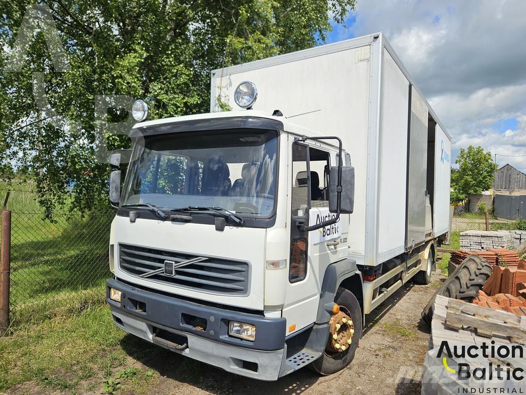Volvo FL615 Bakwagens met gesloten opbouw