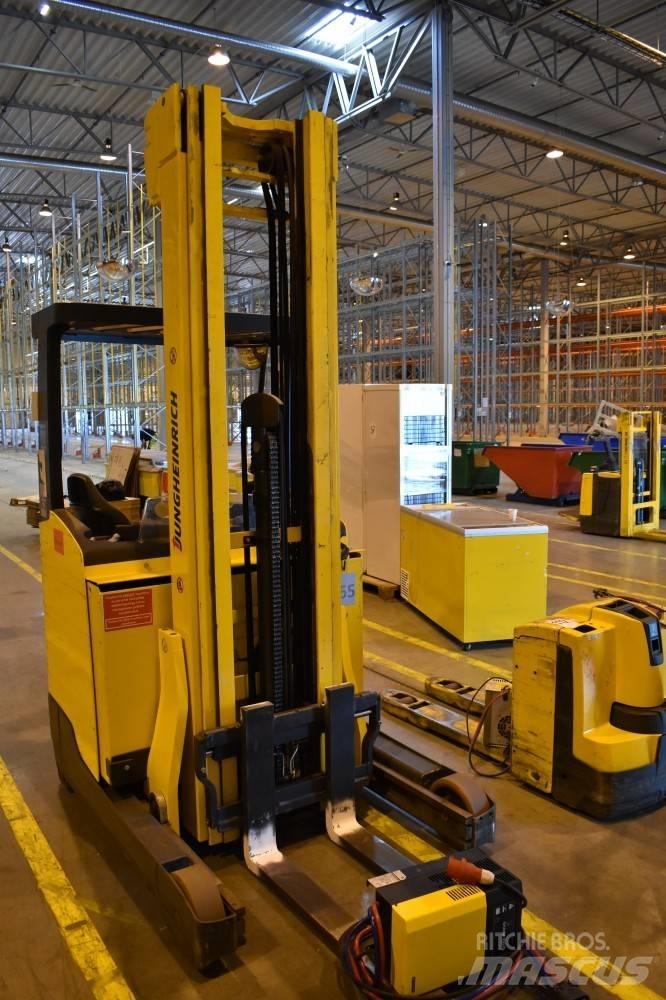 Jungheinrich ETV 216 Reachtruck voor hoog niveau