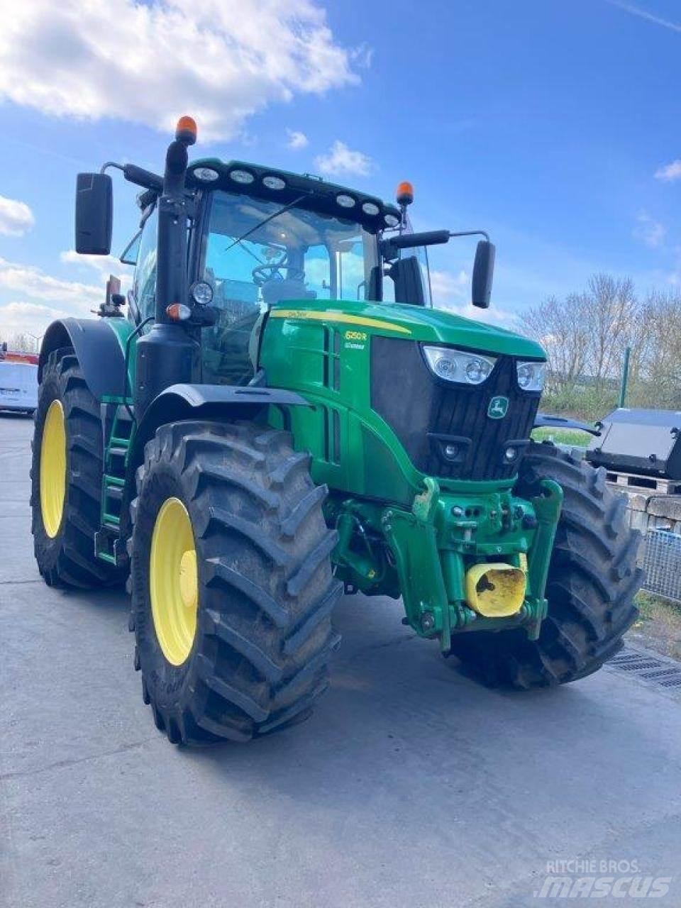 John Deere 6250R Tractoren