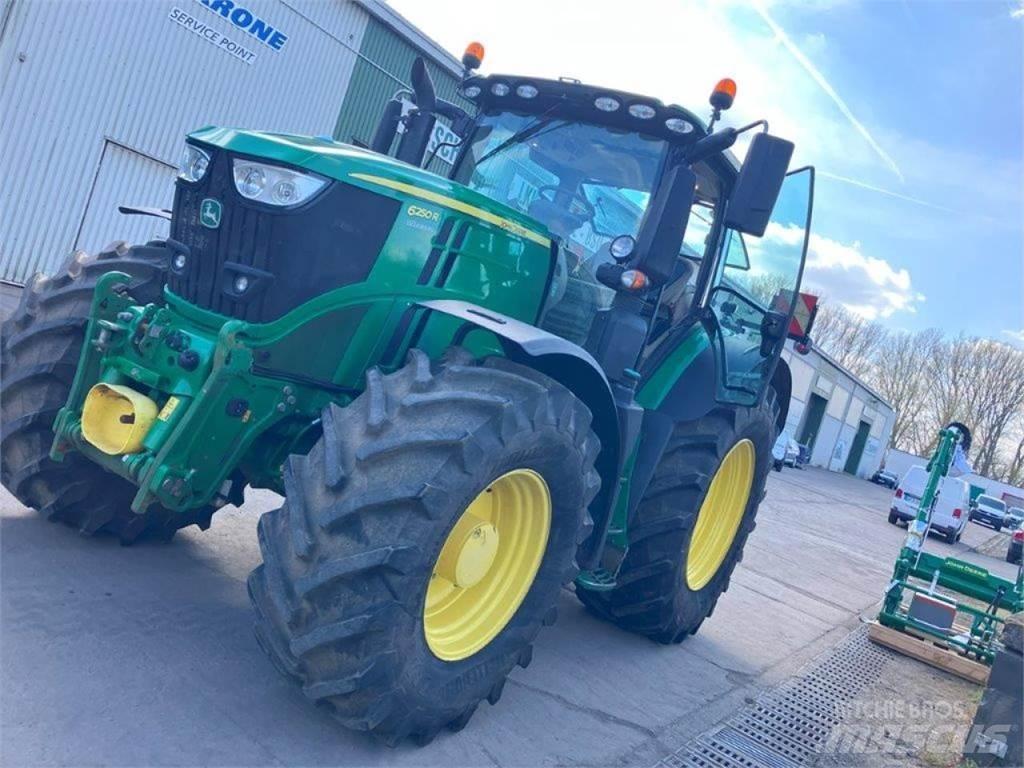 John Deere 6250R Tractoren