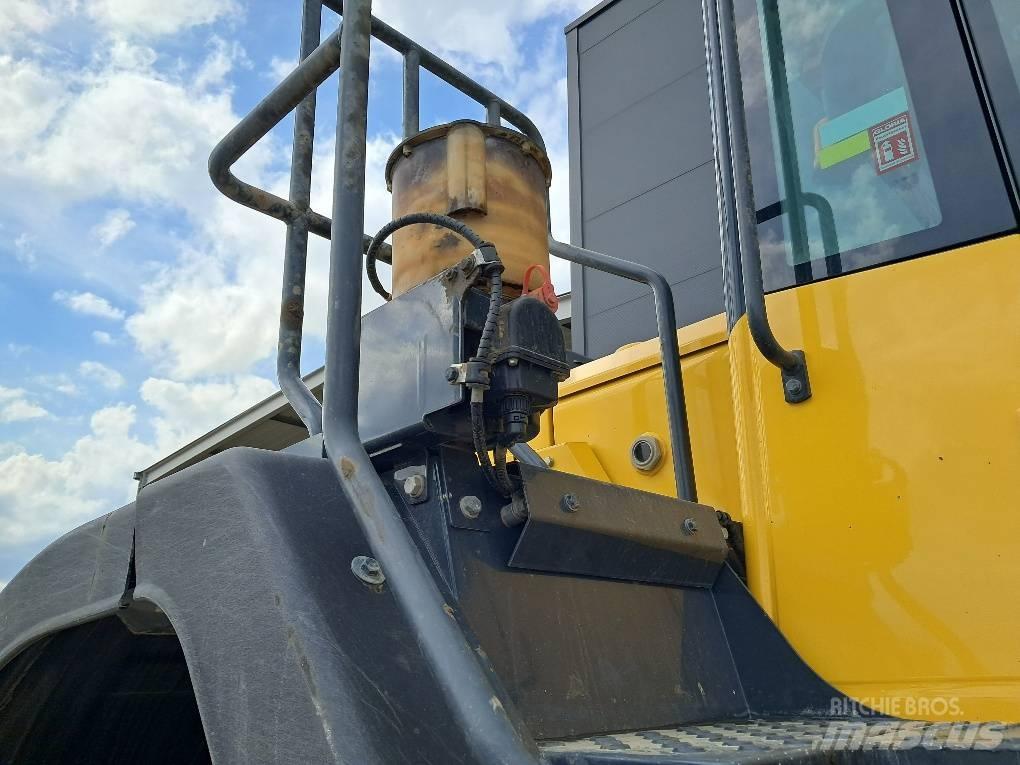 Komatsu WA480-8 Wielladers