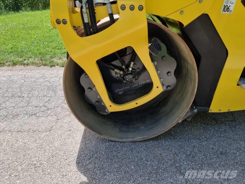 Bomag BW 151 AC-5 Bandenwalsen
