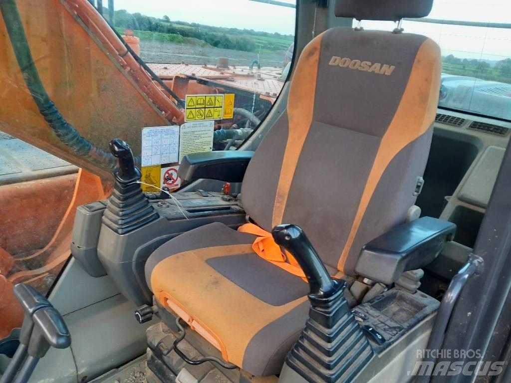Doosan DX 225 Rupsgraafmachines