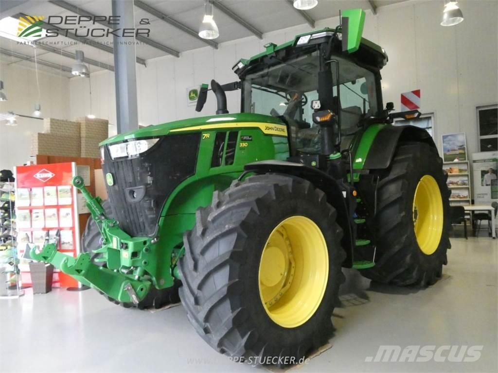 John Deere 7R 330 Tractoren