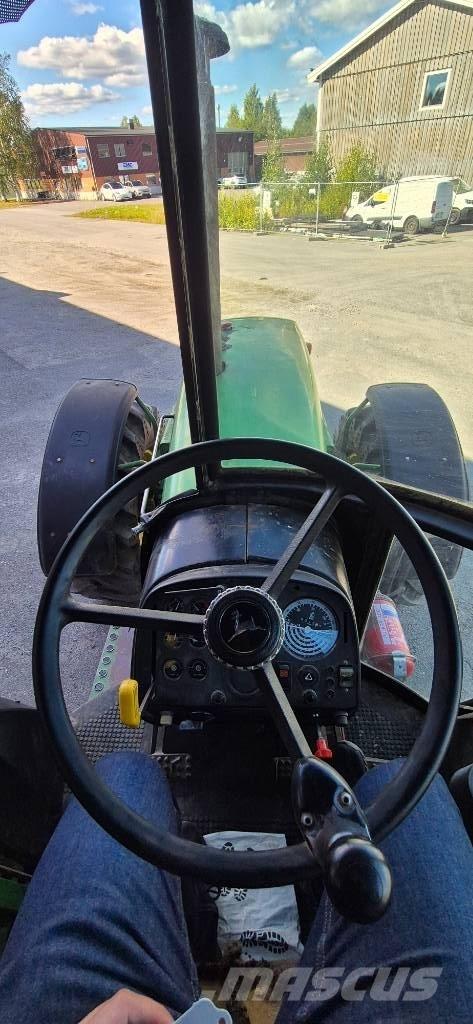 John Deere 4240 S Tractoren