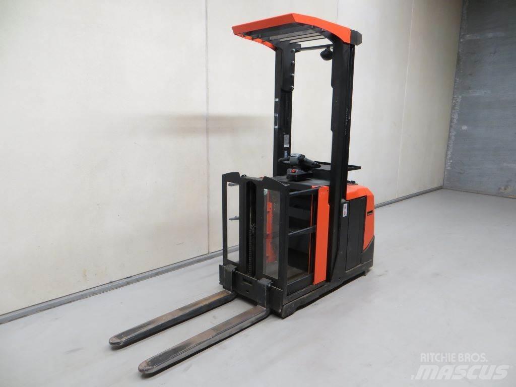 BT OME100N Orderpicker voor laag niveau