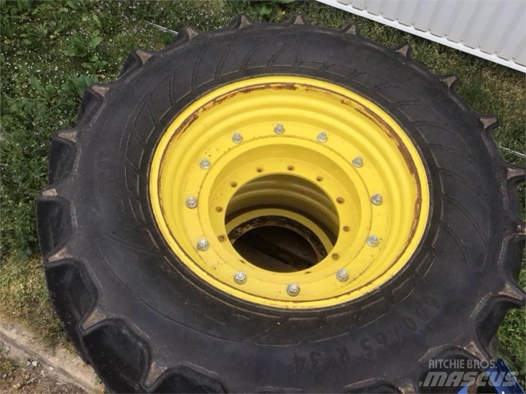 Mitas 680/80R42 Banden, wielen en velgen