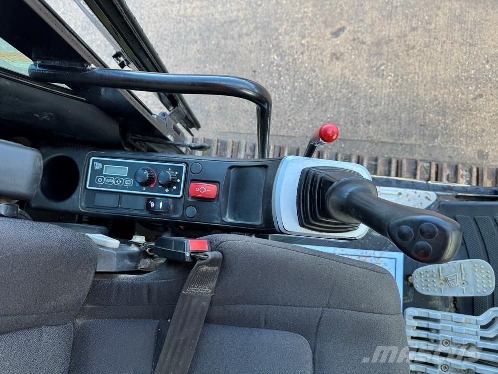 JCB JS131LC Rupsgraafmachines