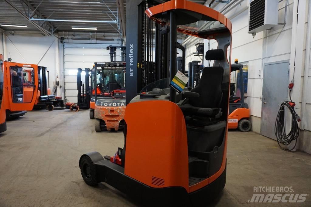 Toyota RRE160HR Reachtruck voor hoog niveau