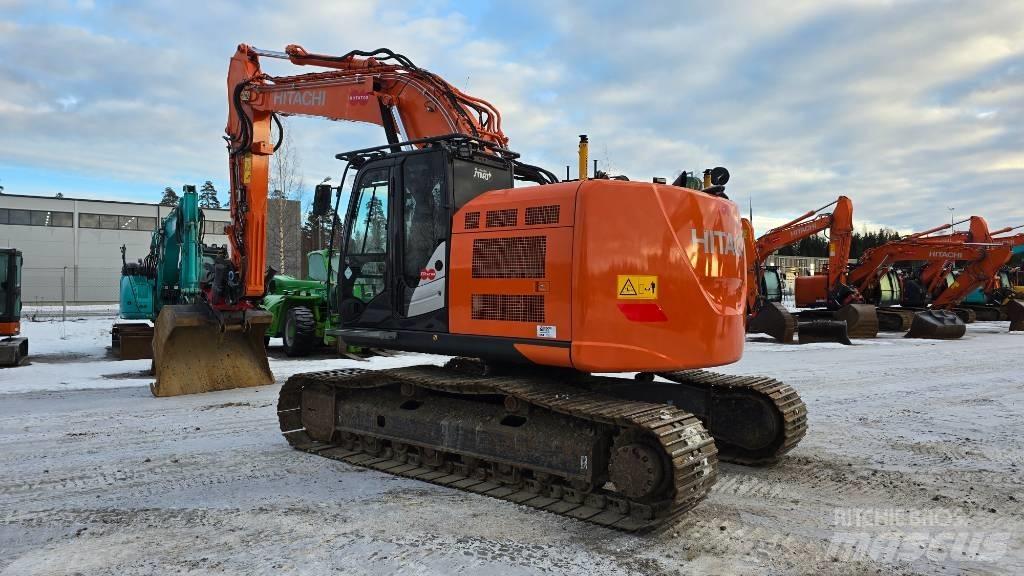 Hitachi ZX225USRLC-6 Rupsgraafmachines