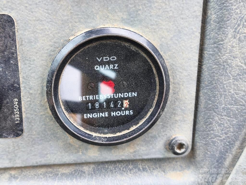 Volvo A 25 C Knik dumptrucks