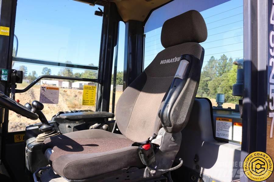Komatsu WA 320-7 Wielladers