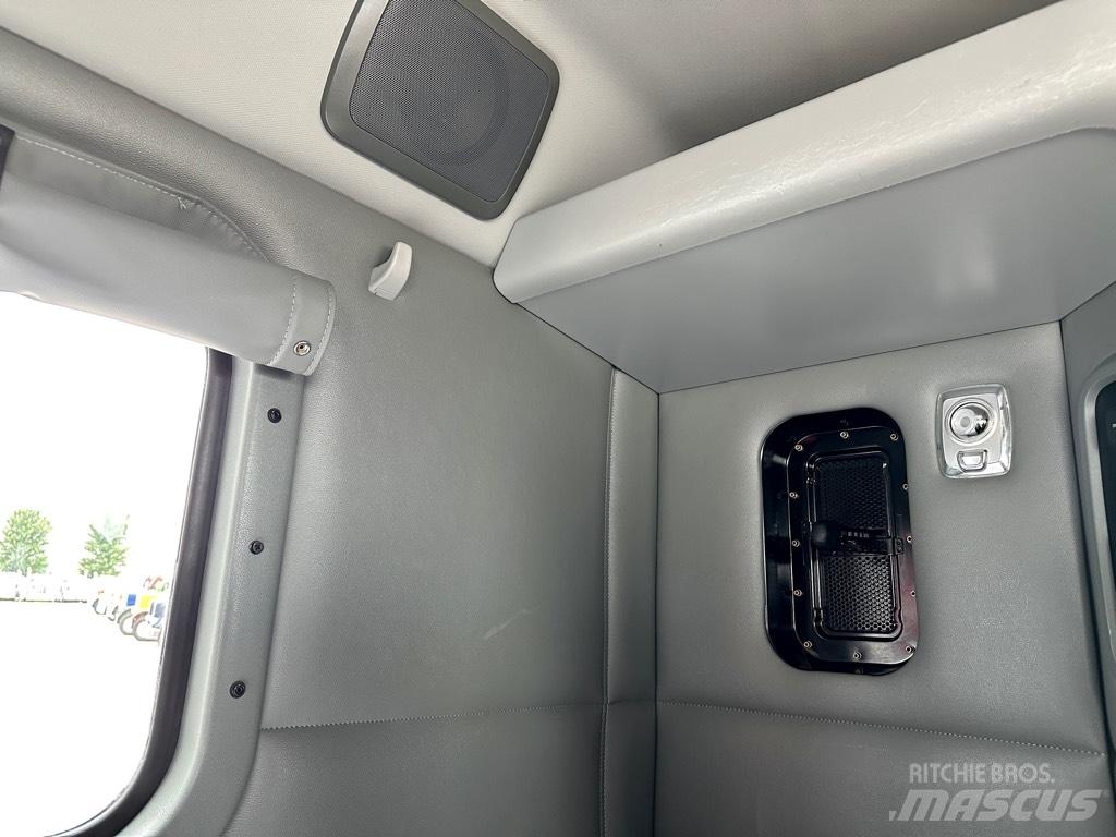 Kenworth T880 Trekkers