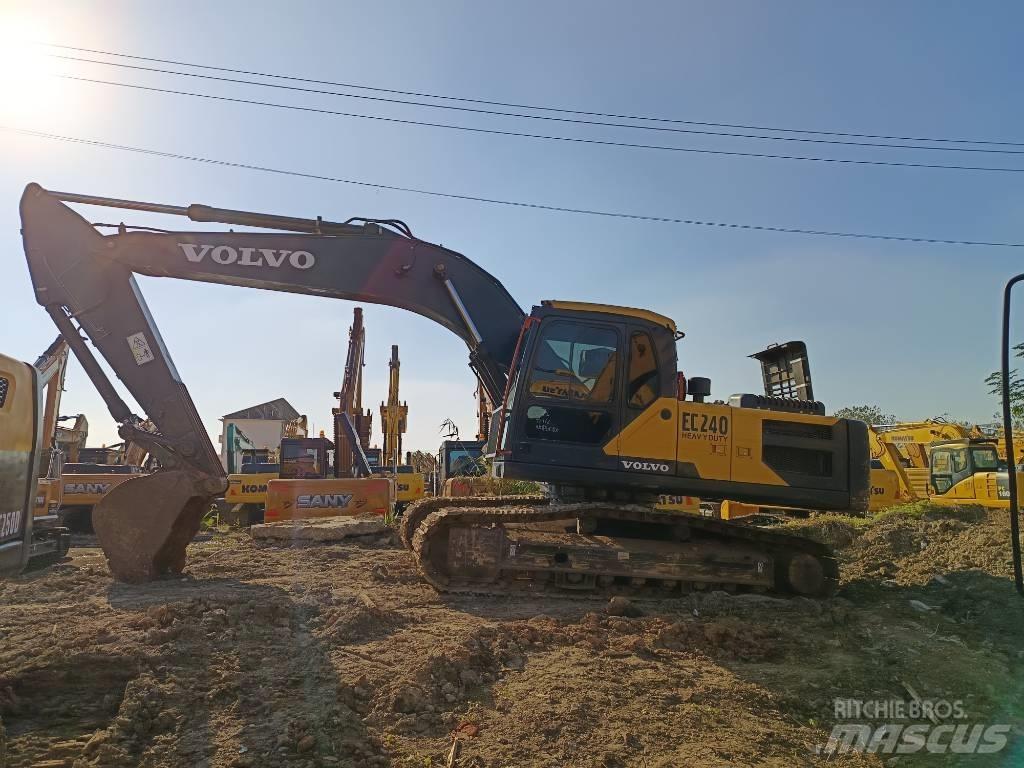 Volvo EC 240 Rupsgraafmachines