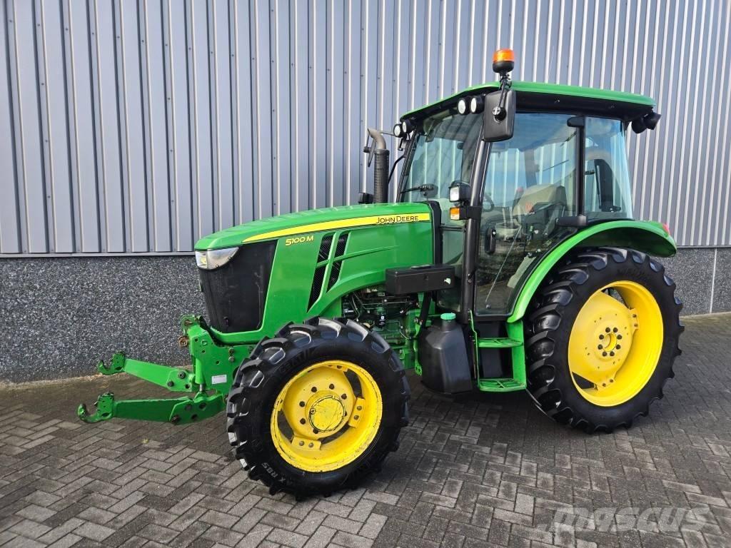 John Deere 5100 M Tractoren